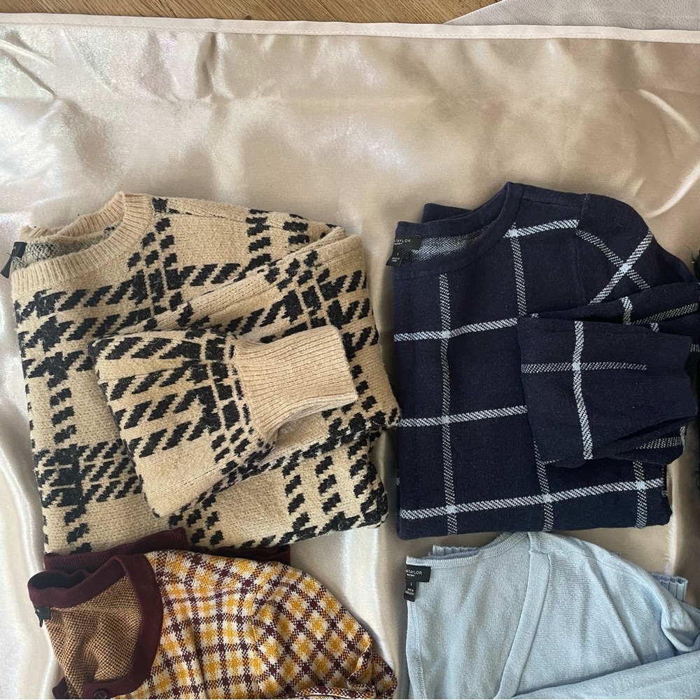 Ann Taylor Factory Lot- long sleeve